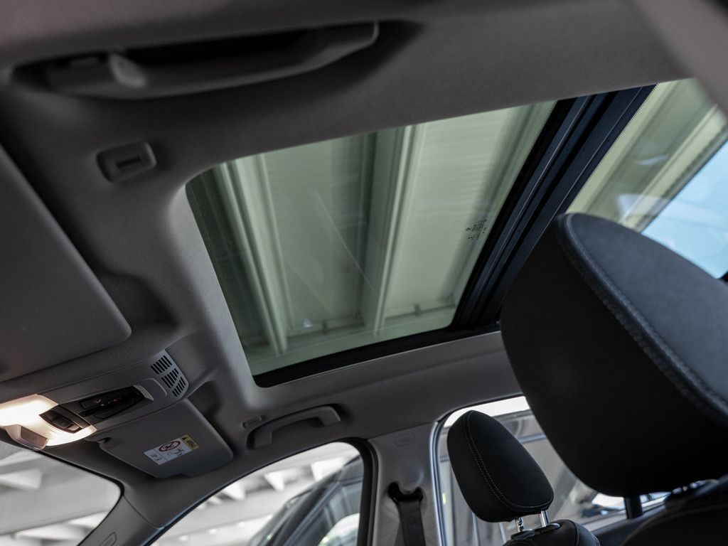 BMW X1 sDrive18d FACEL. PANO AHK NAVI SHZ PDC KLIMA foto 20