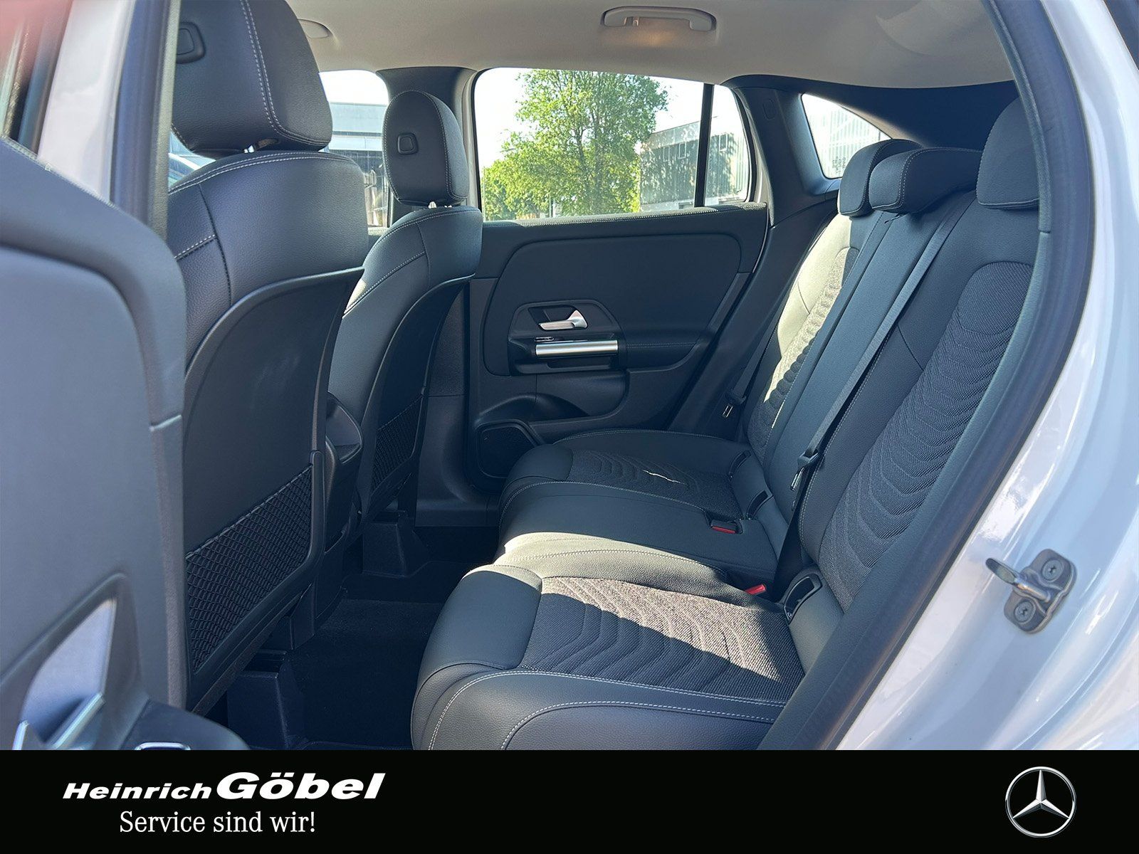 Fahrzeugabbildung Mercedes-Benz GLA 180 PROGRESSIVE*AHK*CARPLAY*LED*EASY-PACK*WI