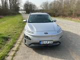 Hyundai KONA Elektro ELEKTRO 100kW - - Hyundai KONA Elektro: Silber