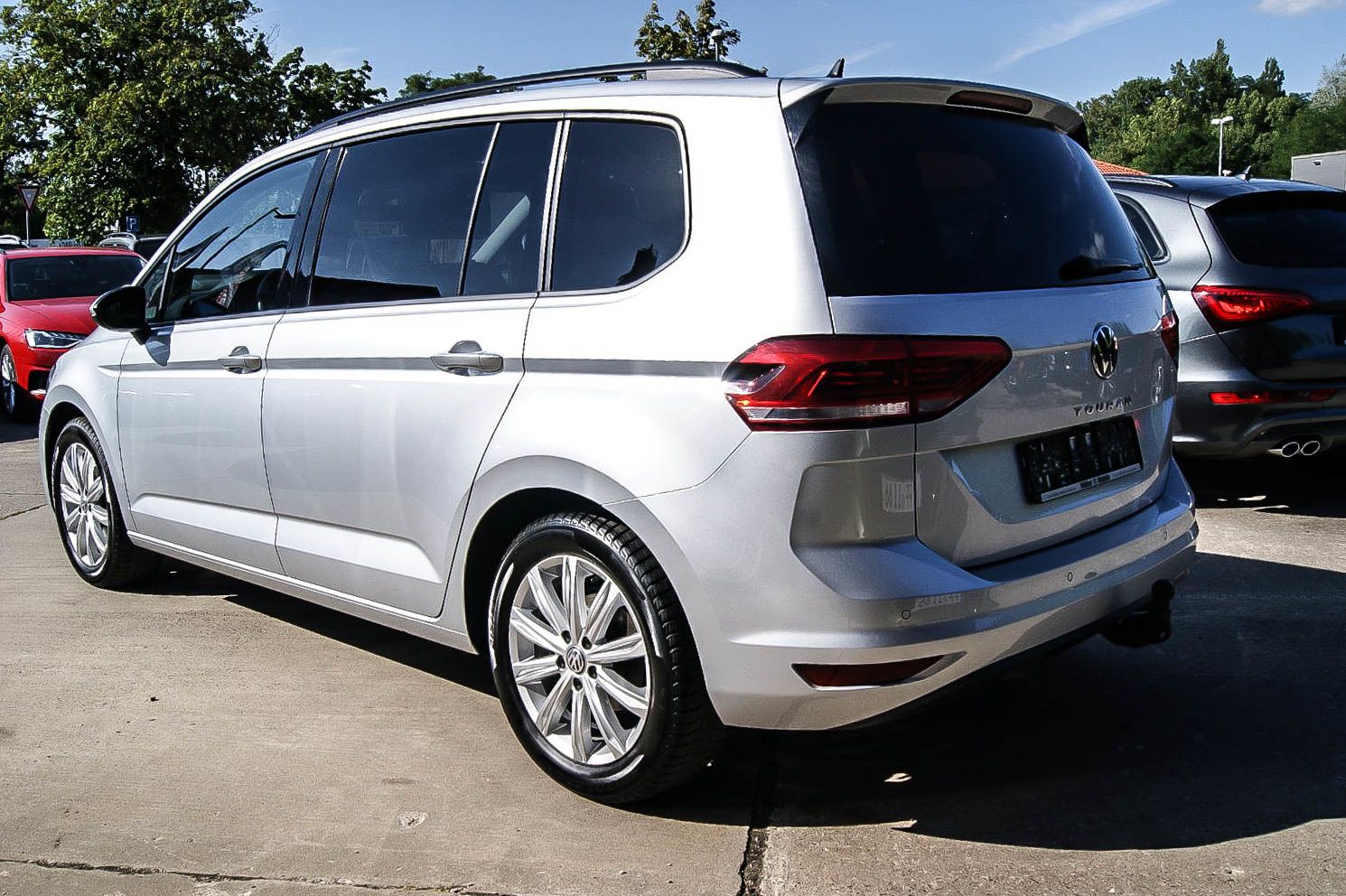 Fahrzeugabbildung Volkswagen Touran 15TSI Comfort DSG 7-SITZER VIRTUAL ANHZV