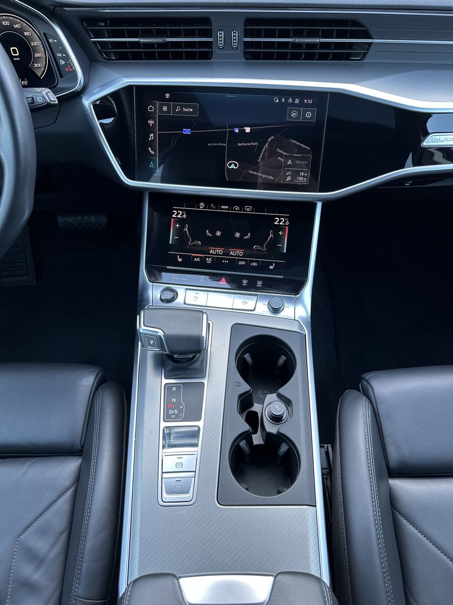 Fahrzeugabbildung Audi A6 Avant 55 TFSI Quattro Sport NAV+LED+AHK+PANO
