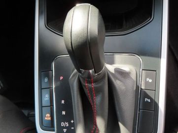 Fotografie des Seat Arona FR Beats Fast Lane 1.0 81kw DSG AHK Navi