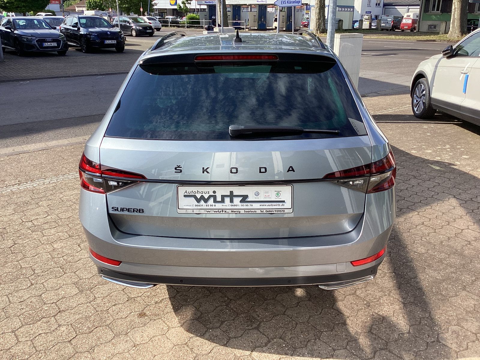 Fahrzeugabbildung SKODA Superb Combi Sportline 1.5 TSI Navi AHK ACC