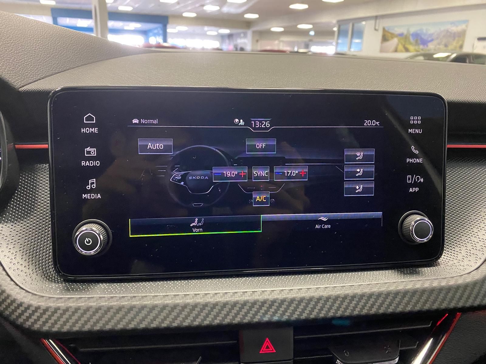 Fahrzeugabbildung SKODA Kamiq 1.5 TSI ACT DSG Monte Carlo+AHK+MATRIX++++