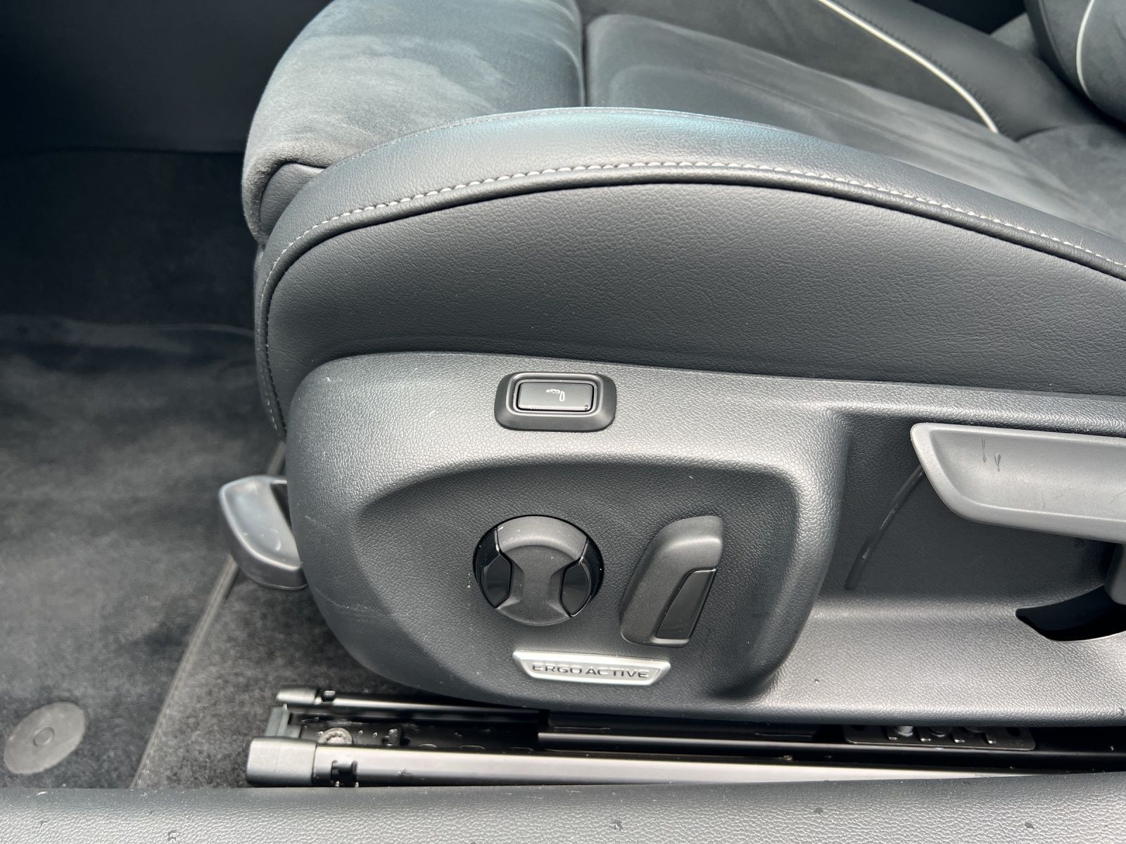 Passat Variant Business 1.5 TSI eHybrid DSG AHK