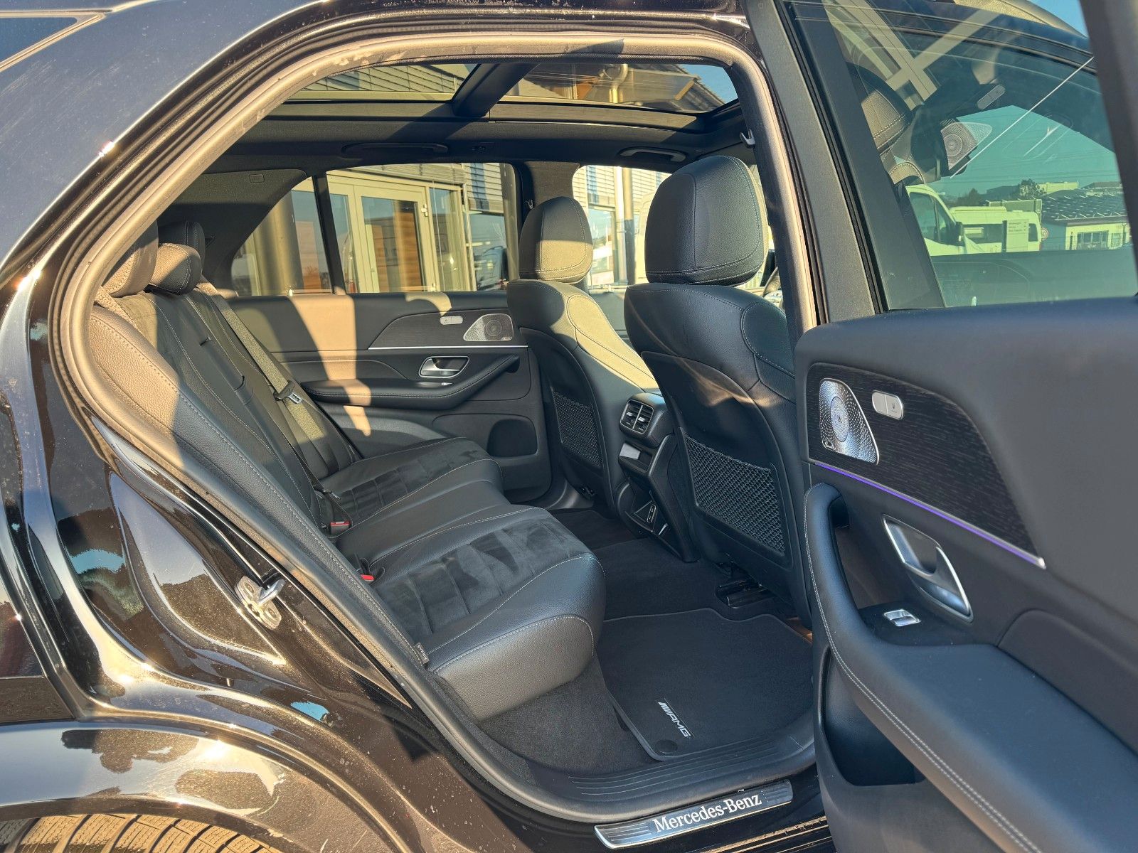 Fahrzeugabbildung Mercedes-Benz GLE 300 d AMG BURM+AHK+AIRM+PANO+MEMORY+21"