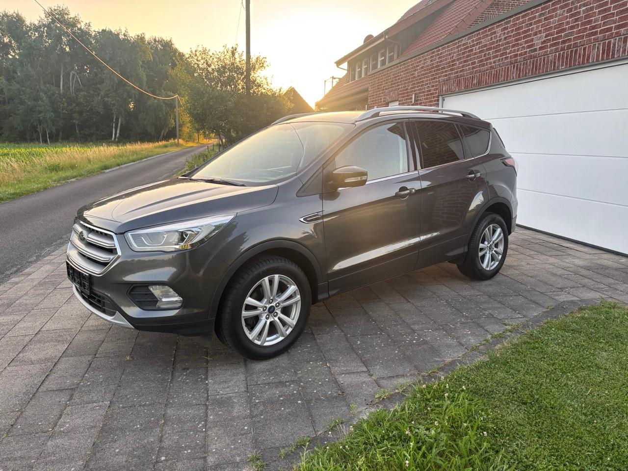 Ford Kuga Cool & Connect, TÜV/Service Neu*