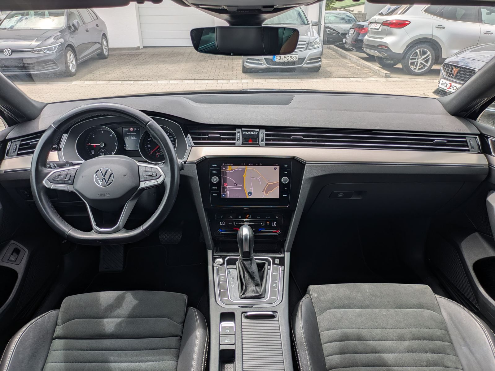 Fahrzeugabbildung Volkswagen Passat 2.0 TDI Elegance AHK*ACC*MATRIX*MASSAGE