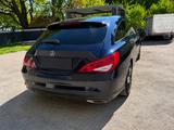 Mercedes-Benz CLA 220 Shooting Brake  AMG Line - blaue Mercedes-Benz CLA 220 Shooting Brake