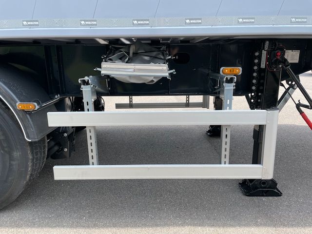 Fahrzeugabbildung Wielton Bulk Master 3-Achs-Kippsattelauflieger 47 cbm