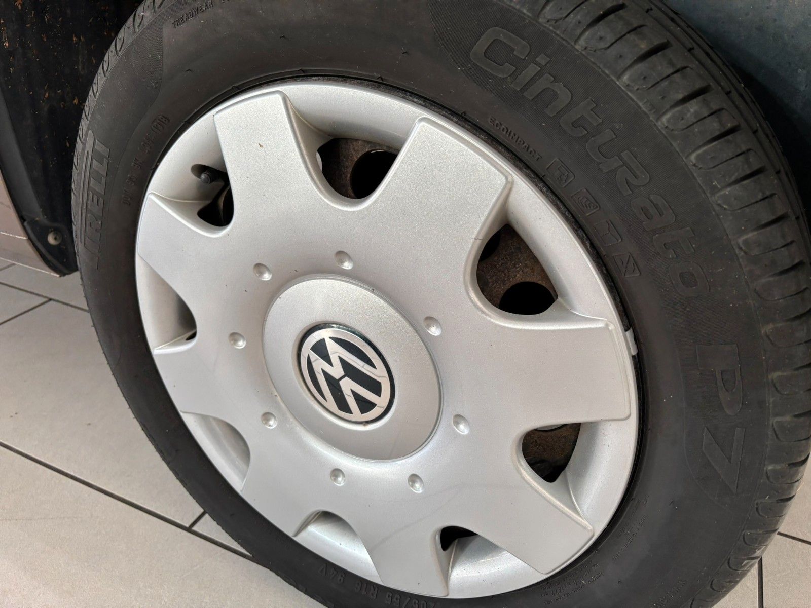Fahrzeugabbildung Volkswagen Caddy 1.6D Kombi Maxi Trendline AHK/7-SITZER/PDC