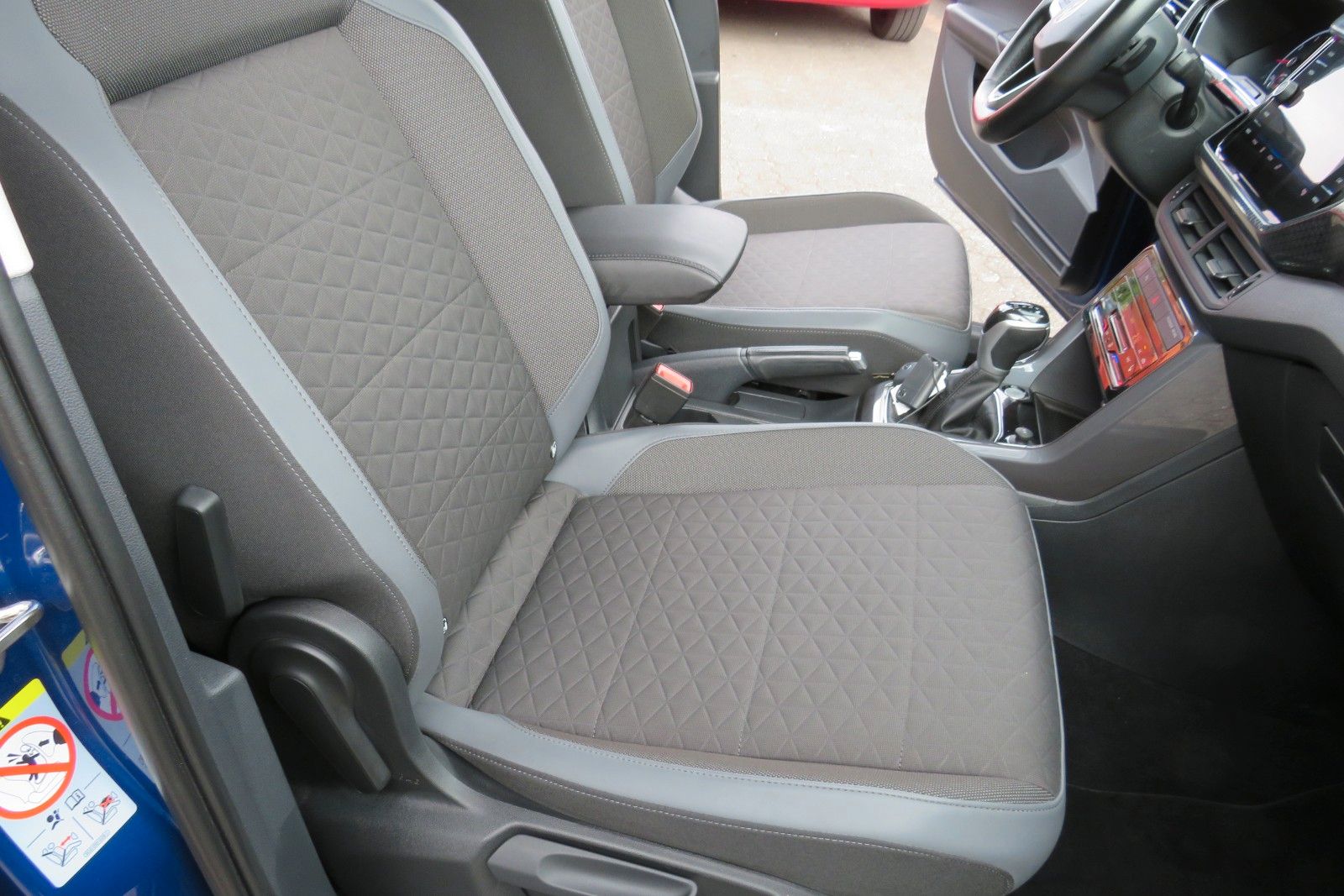 Fahrzeugabbildung Volkswagen T-Cross Highline DSG ACC NAVI AHK APP 1.HAND