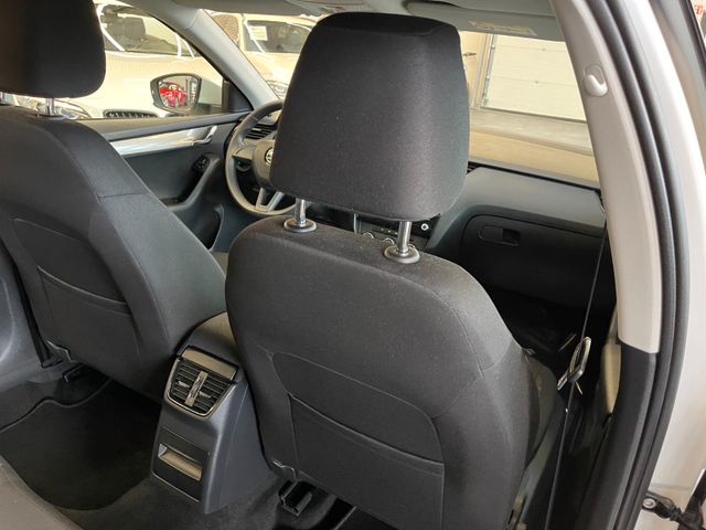MYAUTOCENTER – Gebraucht- und Jahreswagen mit Werkstattservice in Pfaffenhofen Skoda Octavia Lim. Active *1. Hand*LED*Klima*PDC*TÜV*