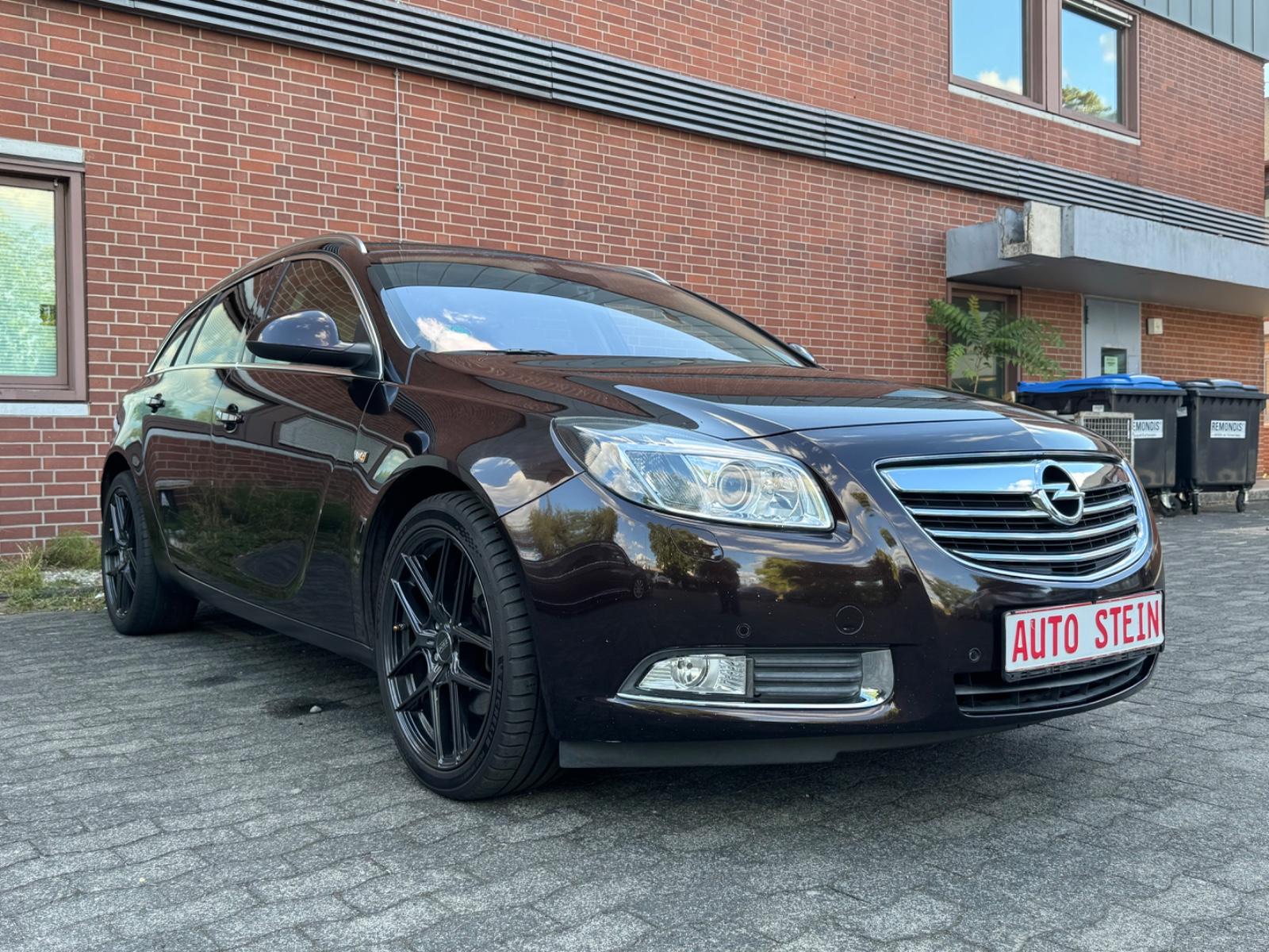 Opel Insignia 2012 — interior