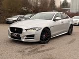 Jaguar XE R-Sport/LEDER/SPORT/19-ZOLL/SPUR/ - Jaguar XE R-Sport mit Diesel-Antrieb