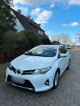 Toyota Auris - Toyota Auris: Toyot