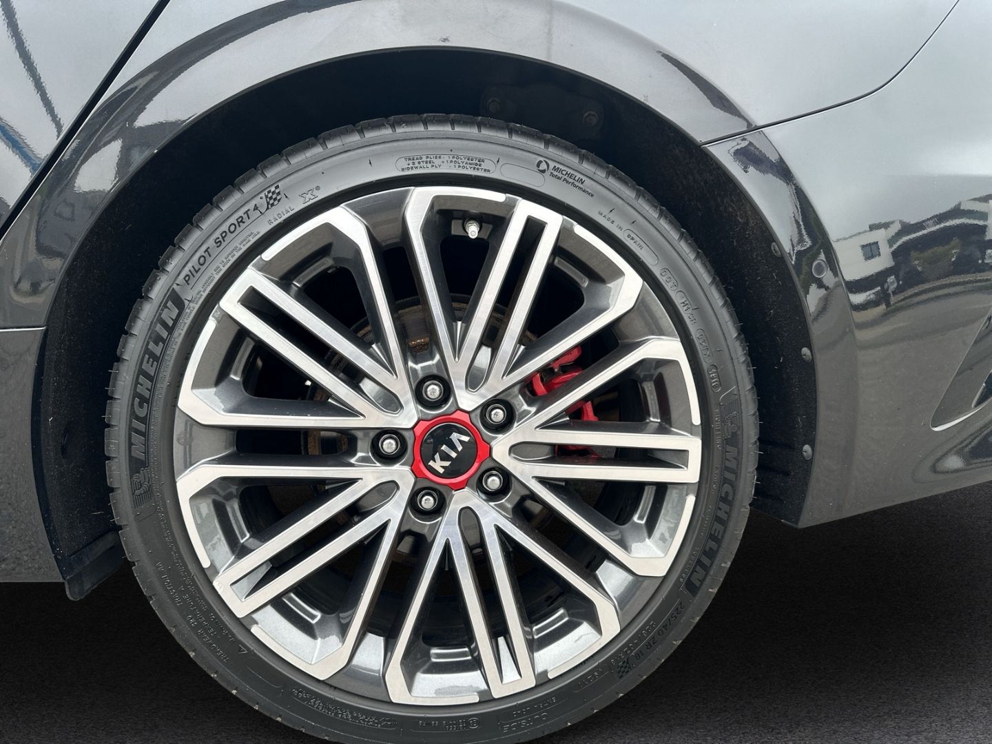 Fahrzeugabbildung Kia ProCeed 1.6 T-GDI DCT7 GT +El. Panodach+Navi+Led