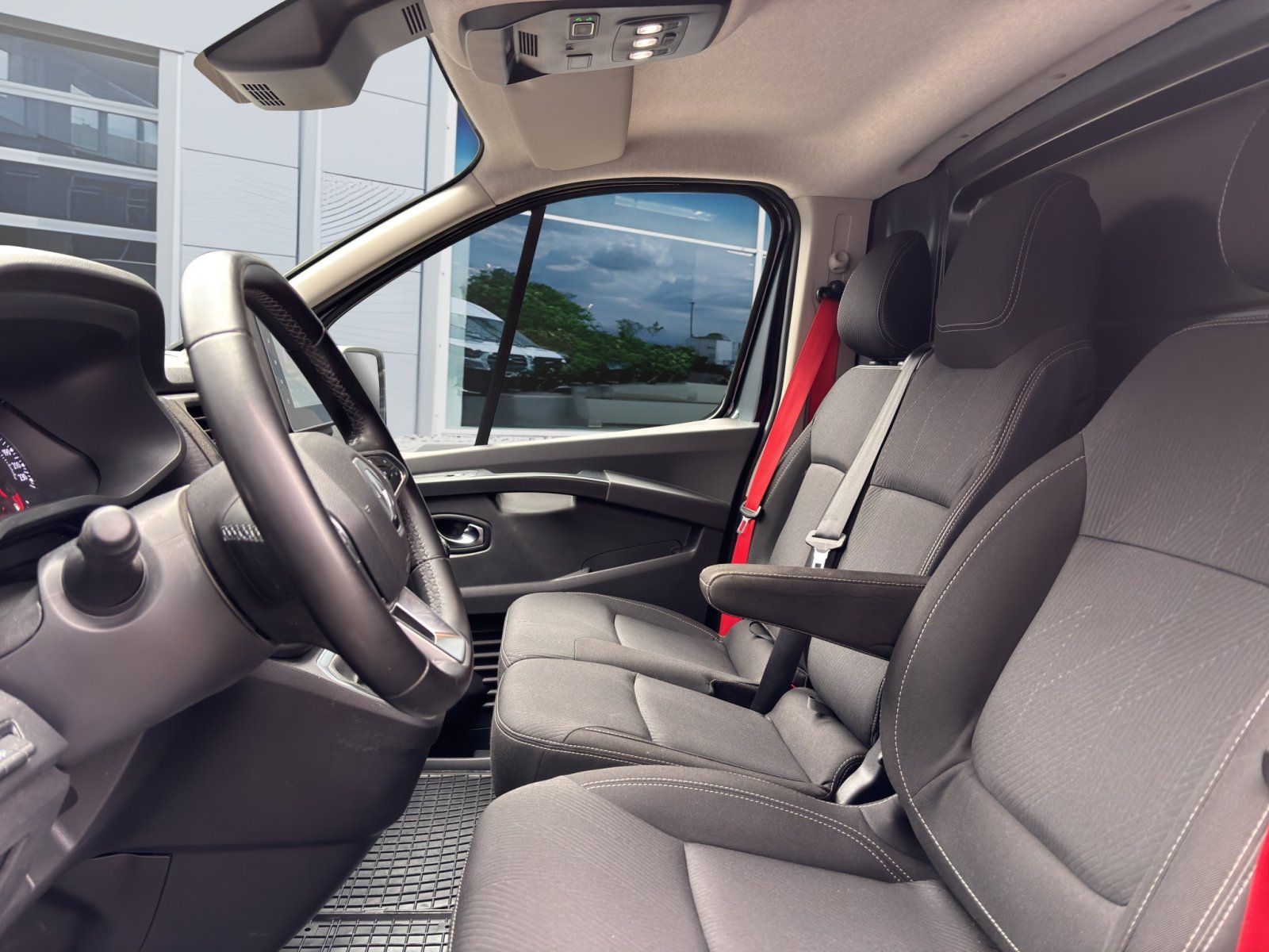 Fahrzeugabbildung Renault Trafic  L2H1 3,0t Komfort