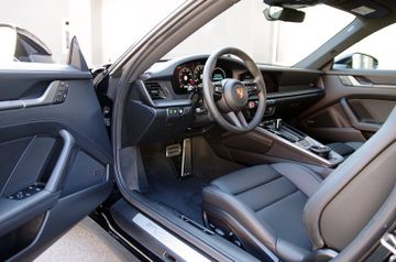 Porsche 992.2 4S*Schiebdach,Chrono,Sitzlüftung,BOSE,360°