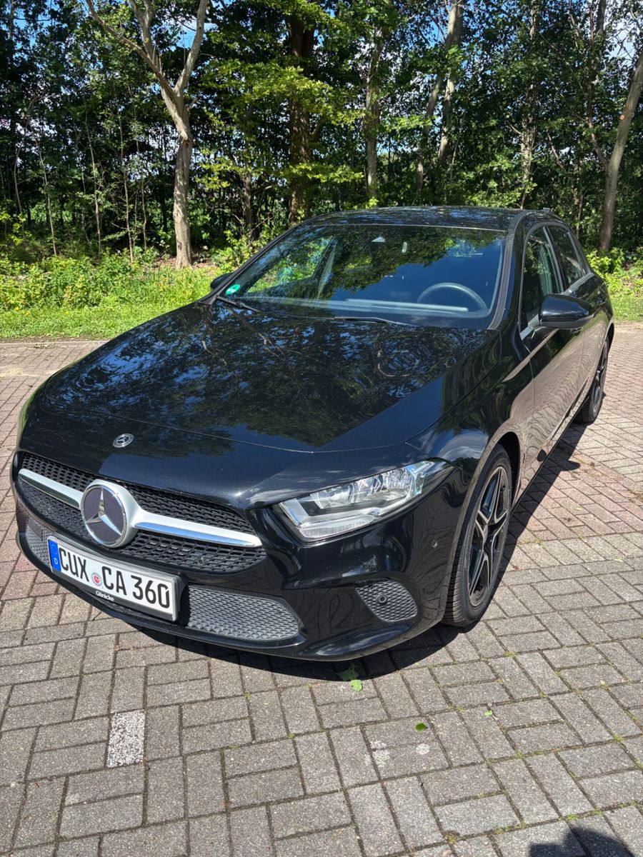 MERCEDES-BENZ A 180