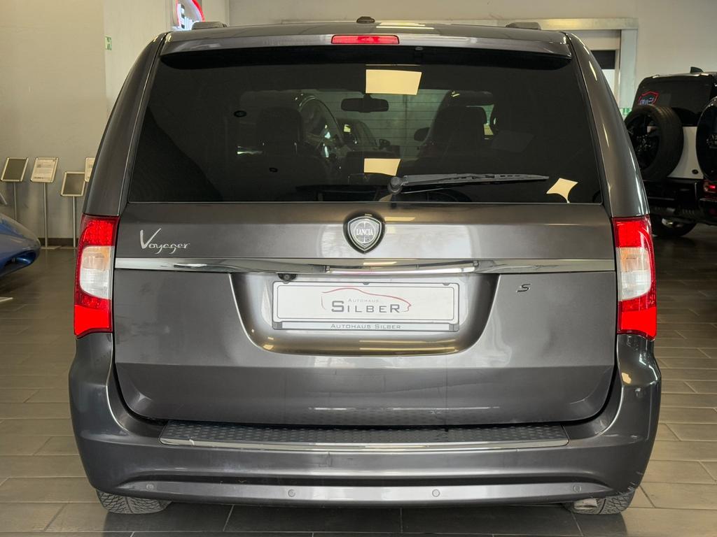 Lancia Voyager