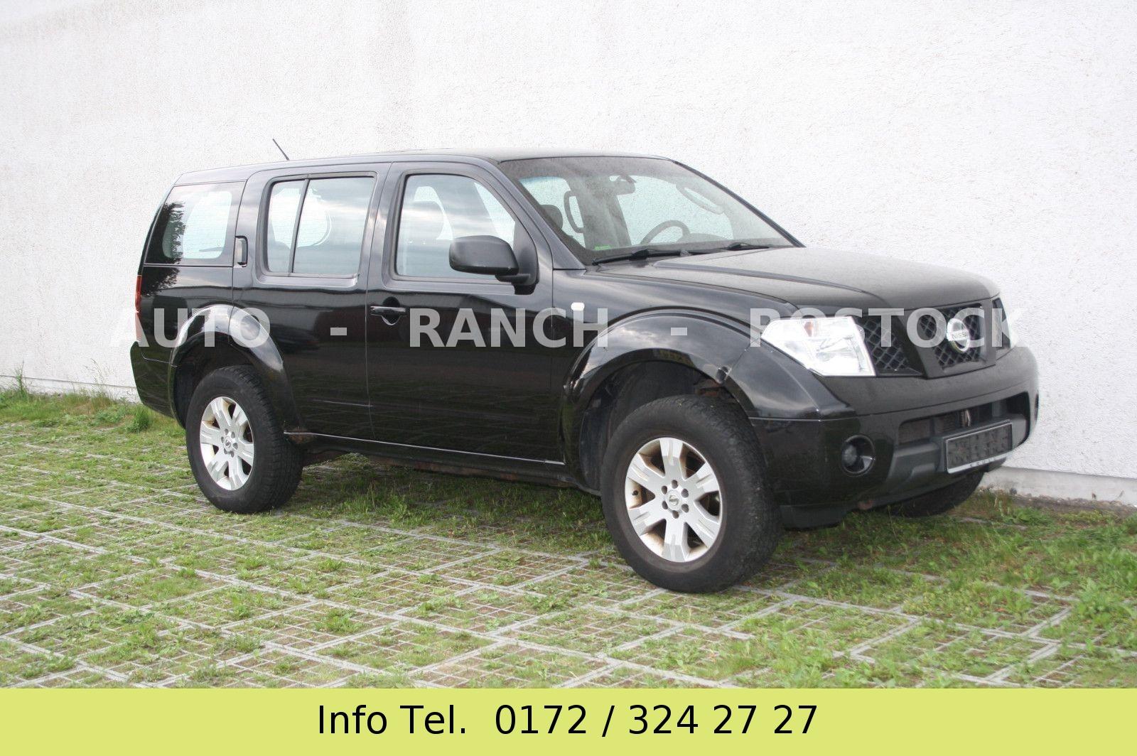 Nissan Pathfinder 2005 — interior