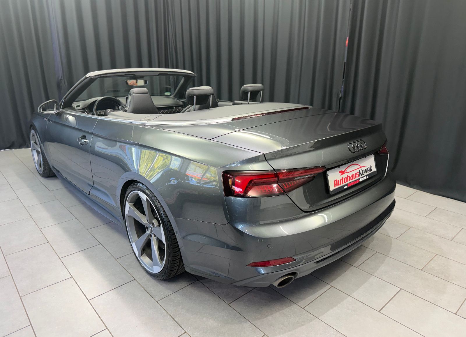 Fahrzeugabbildung Audi A5 Cabriolet S-LineB&O|MASSAGE|RS-SITZE|360°