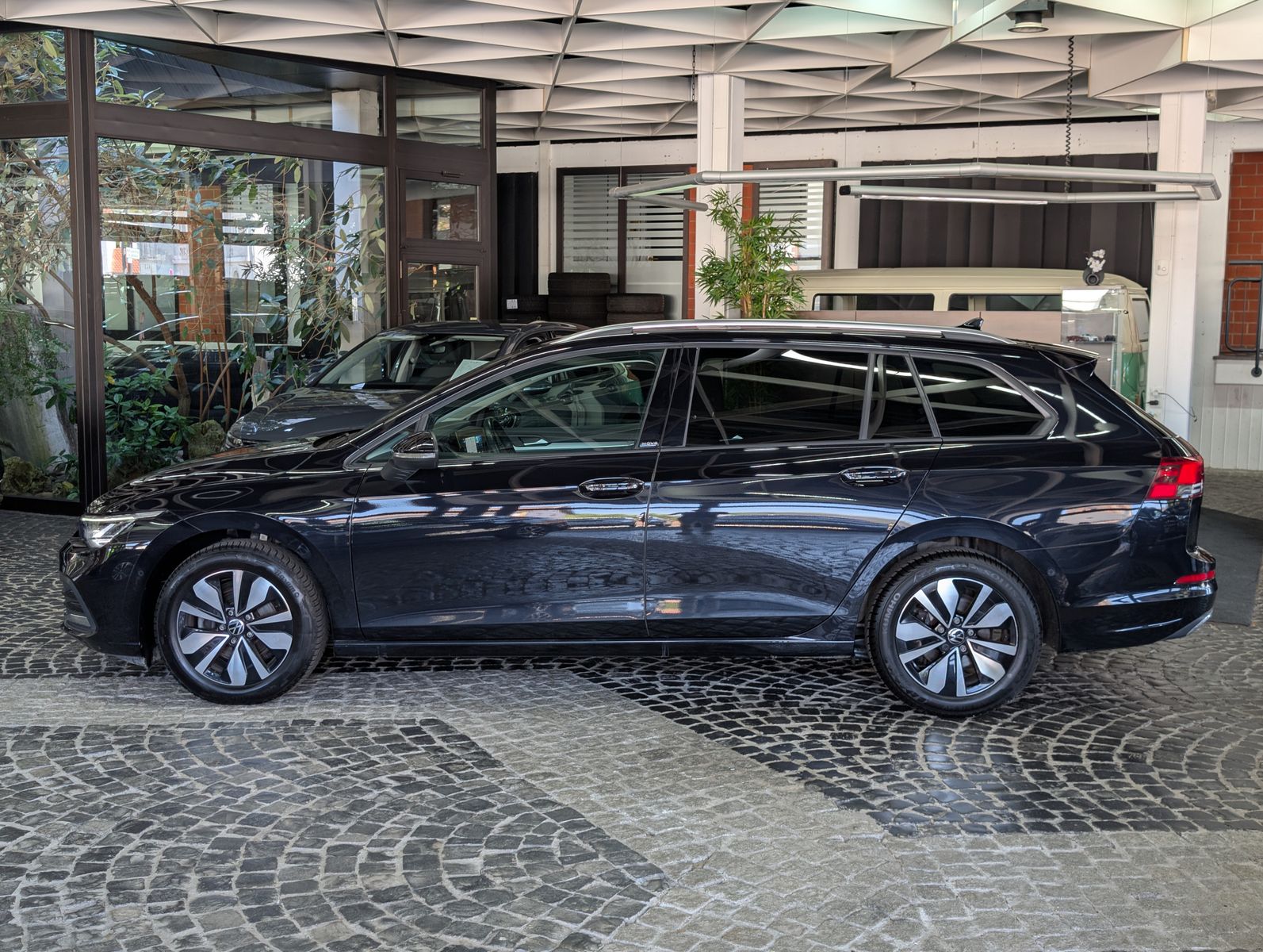 Fahrzeugabbildung Volkswagen Golf Move 1.5 TSI ACC LED SHZ VIRT AMBI APP BHL