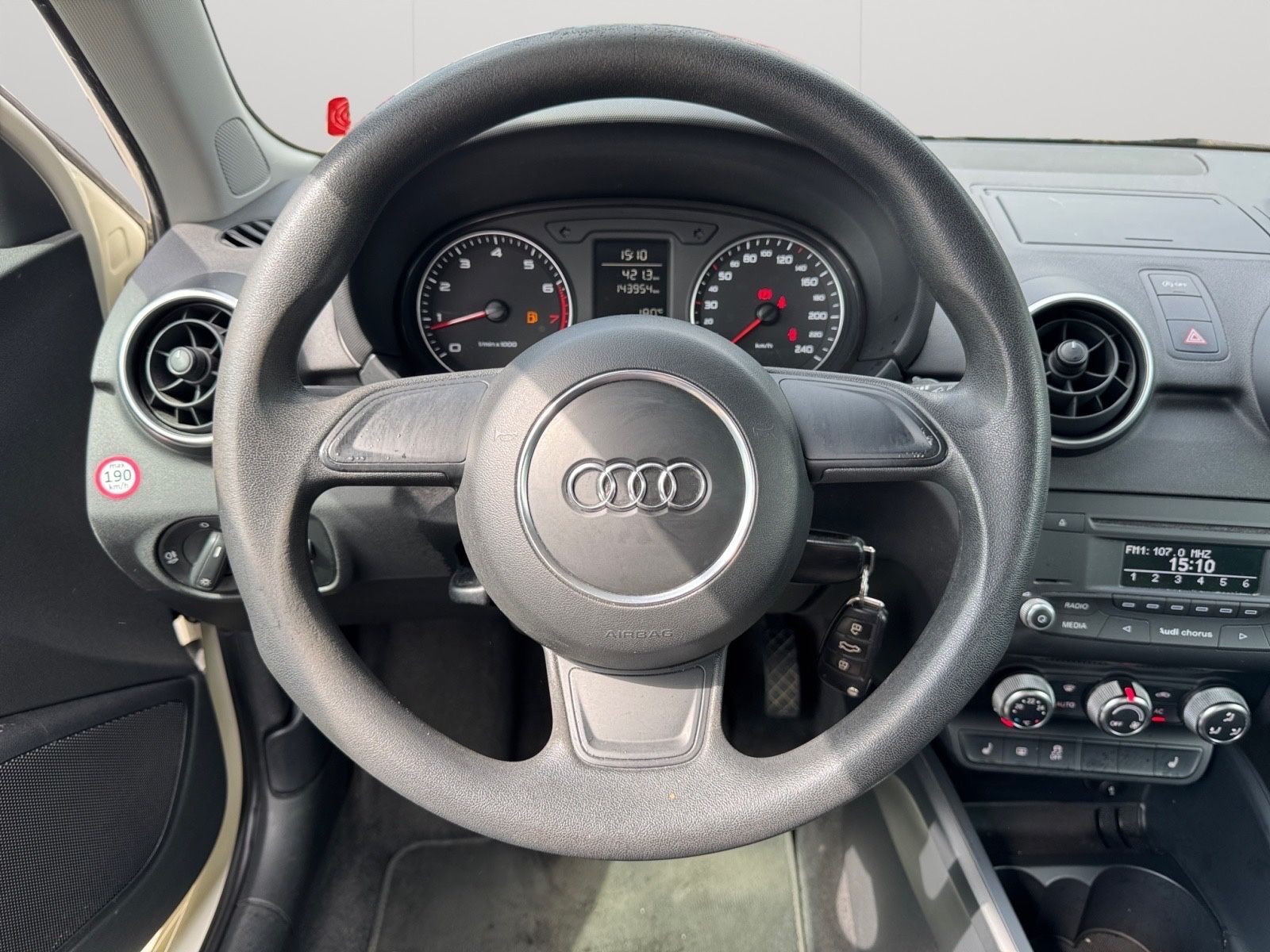 Fahrzeugabbildung Audi A1 attraction*SZH*Klima*PDC*8Fach*Garantie