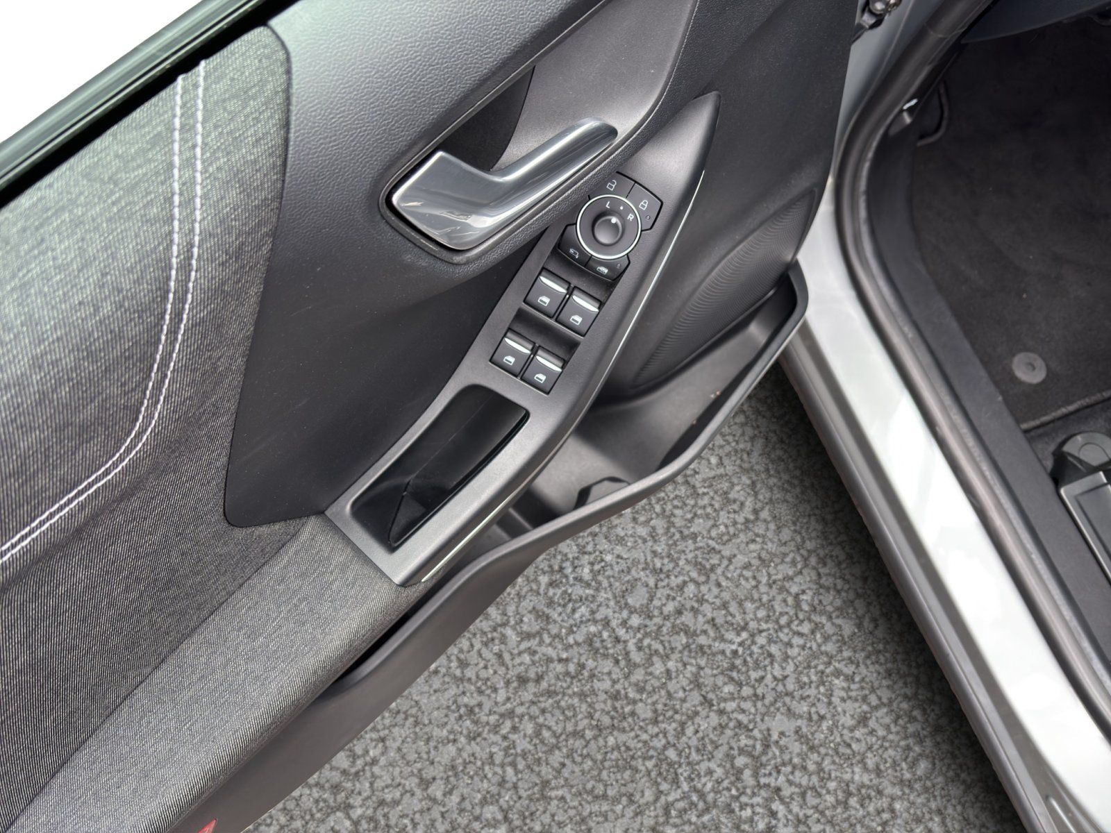 Fahrzeugabbildung Ford Puma    1.0l Titanium Design #RFK #WinterpaketPa