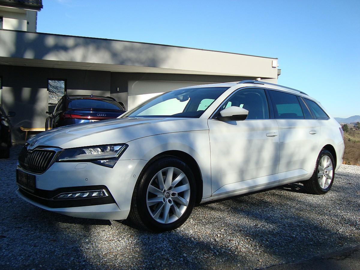 Skoda Superb Kombi 2,0 TDI Style DSG Mod 22 Voll !!