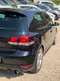 Volkswagen Golf - 8