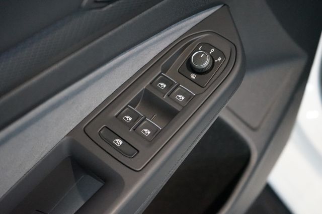 Volkswagen Golf 2.0 TDI R-Line | Pano | Matrix | Navi | ACC Volkswagen Golf 2.0 TDI R-Line | Pano | Matrix | Navi | ACC