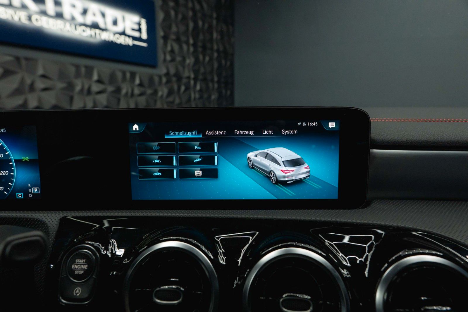 Fahrzeugabbildung Mercedes-Benz CLA 220 Shooting Brake AMG Line | ACC | LED