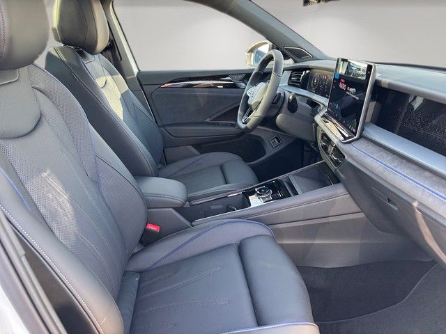 Fahrzeugabbildung Volkswagen Tayron 1.5eHybrid DSG R-LINE AHK+LEDER+PANO+20"+