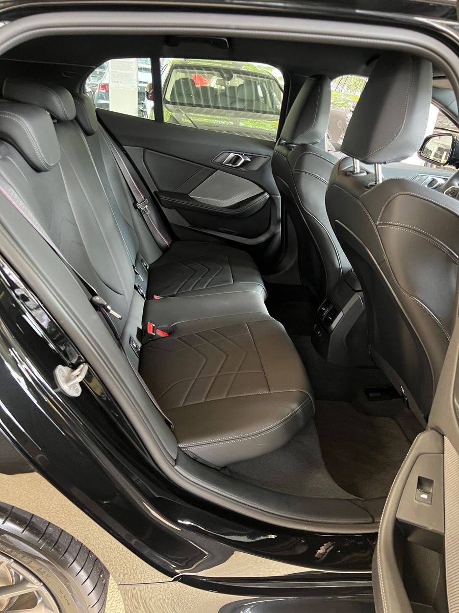 Fahrzeugabbildung BMW 116 M Sport Paket *Harman-Kardon*Kamera*