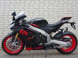 Aprilia RSV4 1100 Sachsenring Black MY23*Tageszulassung* - APRILIA RSV4 1100
