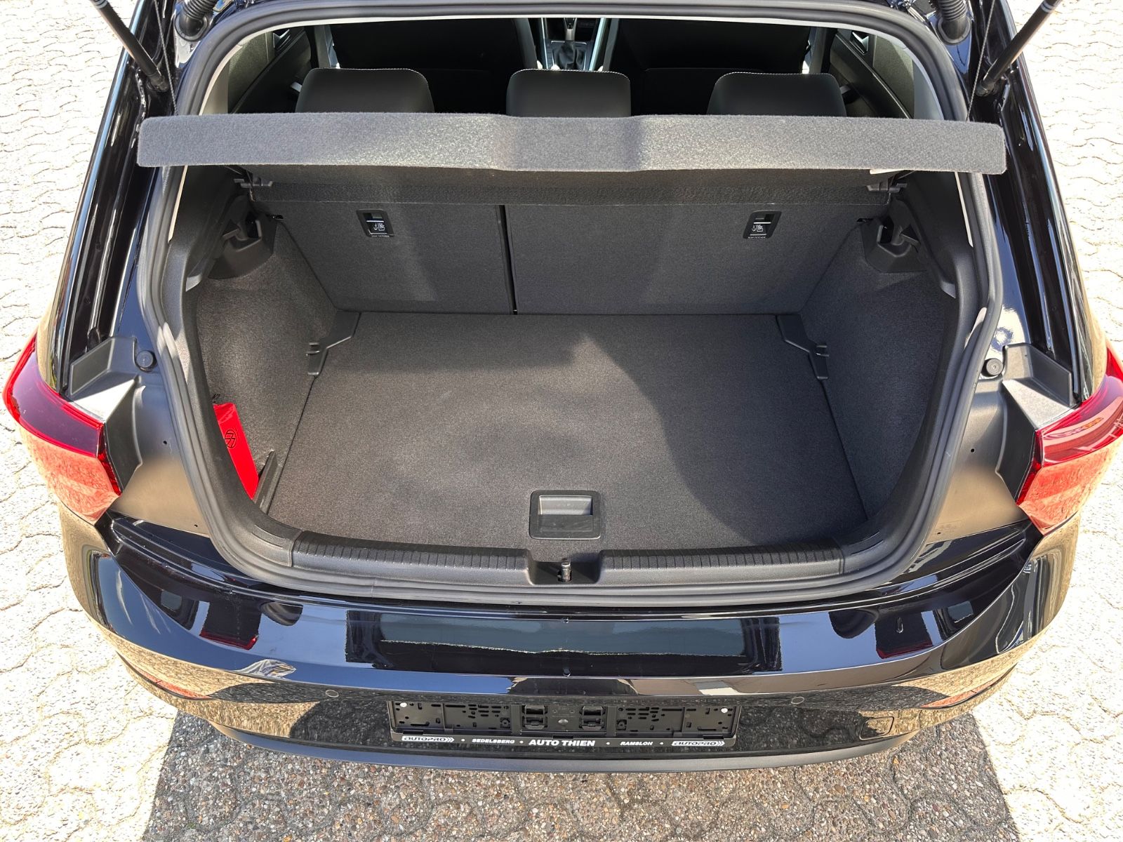 Fahrzeugabbildung Volkswagen Polo 1.0 TSI Goal DSG ACC/APP/GJR/LED/PDC