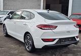 Hyundai i30 1.0 T-GDI DCT Fastback - Hyundai i30 mit Benzin-Antrieb: Sportwagen, Automatik