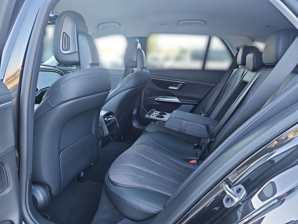 Fahrzeugabbildung Mercedes-Benz E 300 eT Avantg. Distronic+ AHK HUD Memory 360°
