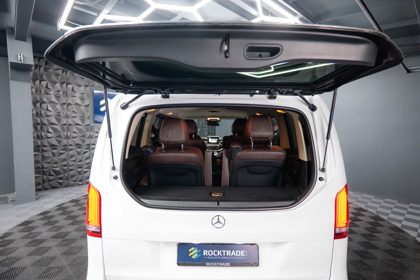 Fahrzeugabbildung Mercedes-Benz V 250 CDI AVANTGARDE EDITION 4MATIC | LED | 19%