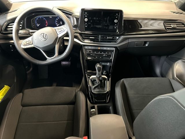 Fahrzeugabbildung Volkswagen T-Roc 2,0 TDI DSG BLACK STYLE AHK NAVI KAMERA TR