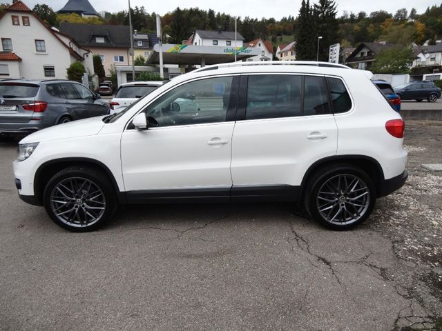 Fahrzeugabbildung Volkswagen Tiguan Sport Style 4Motion/Xenon/SitzH/PDC/Leder