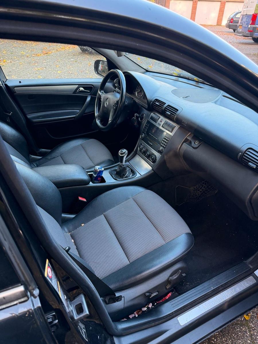 Mercedes-Benz C180 2005 — photo 7