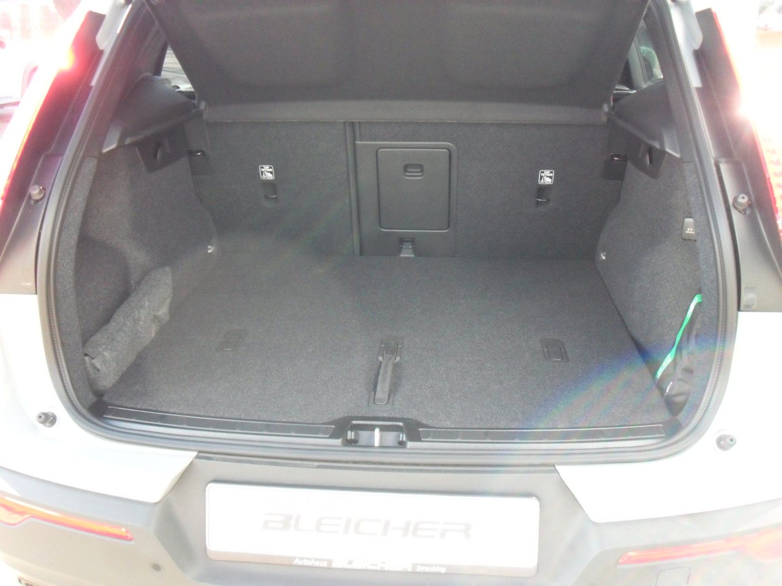 Fahrzeugabbildung Volvo XC 40 B3 Plus Dark | Standheizung | 360°