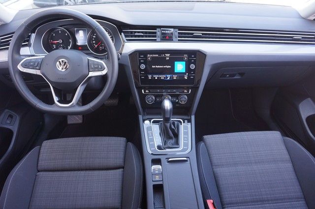 Fahrzeugabbildung Volkswagen Passat Variant TDI Business DSG LED AHK Navi ACC