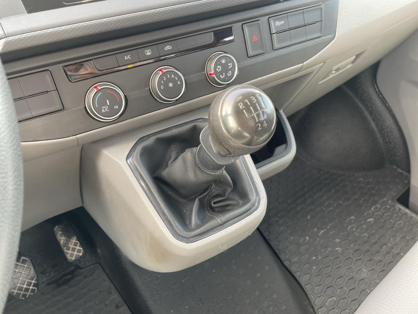 Volkswagen T6.1 Transporter Pritsche Doka 2,0 TDI LR AHK Kl
