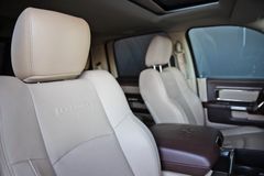 DODGE RAM 1500 5.7l V8 Laramie CrewCab - Unfallfrei