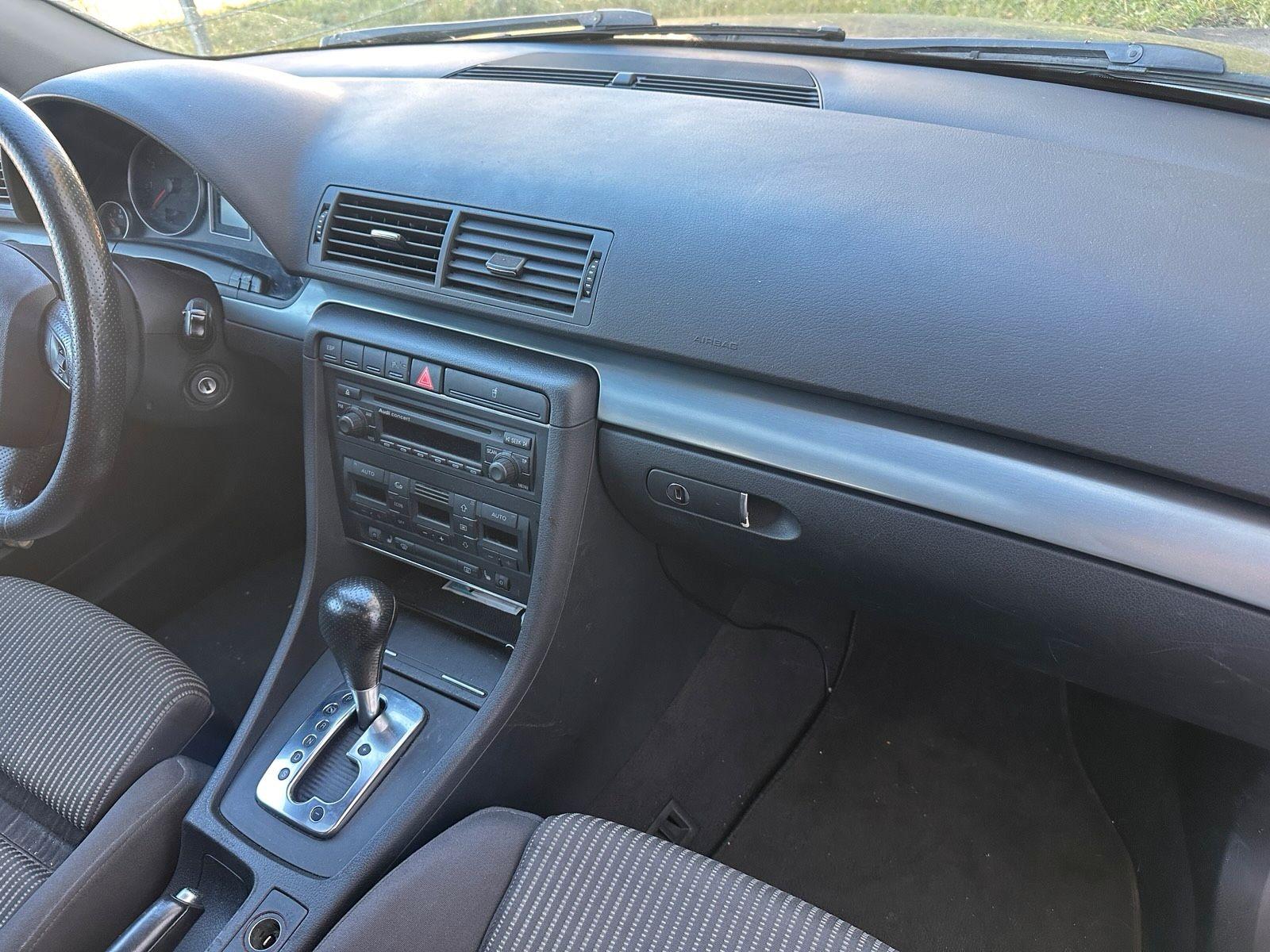 Audi A4 2005 — interior