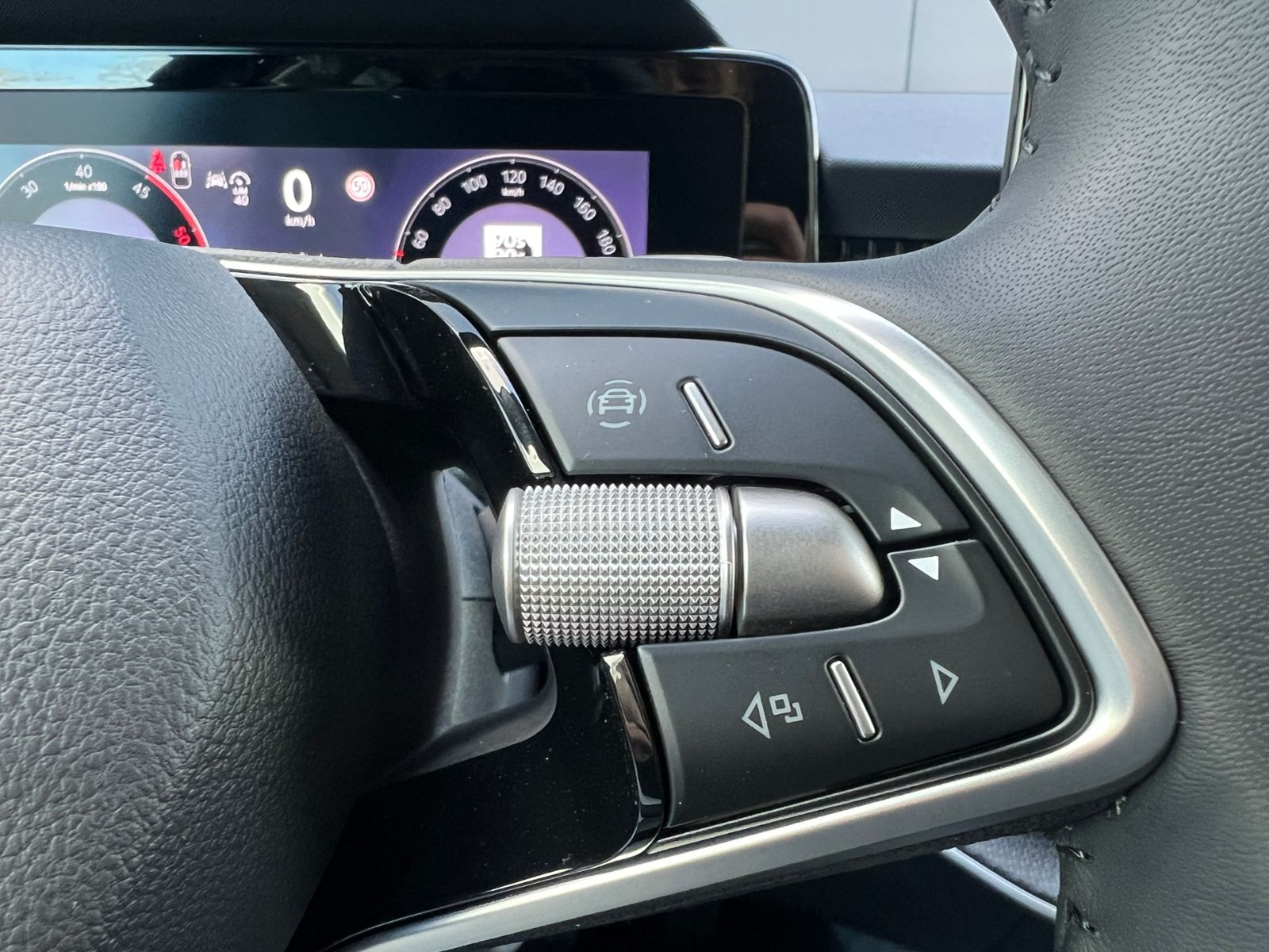 Fahrzeugabbildung SKODA Superb Combi Selection 2.0 TDI DSG *AHK, Navi, 1